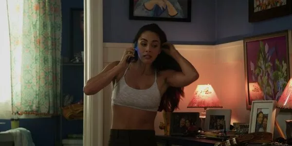 Lindsey Morgan / lindsaymorgan / linzzmorgan nude photo #0106