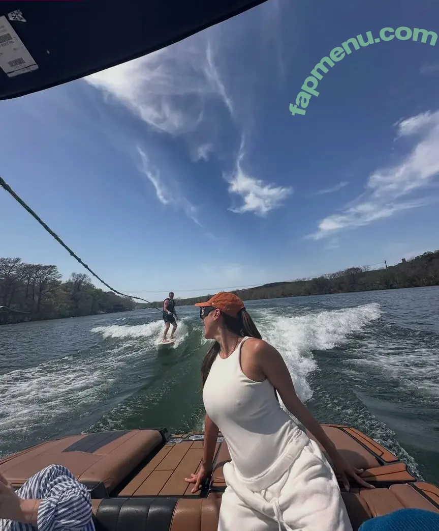 Lindsey Morgan nude photo #0220 (lindsaymorgan / linzzmorgan)