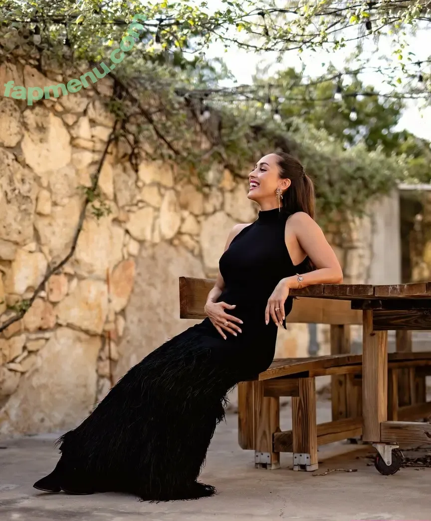 Lindsey Morgan nude photo #0228 (lindsaymorgan / linzzmorgan)