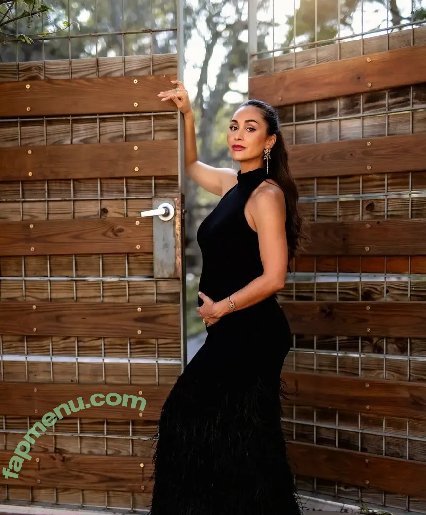 Lindsey Morgan nude photo #0232 (lindsaymorgan / linzzmorgan)