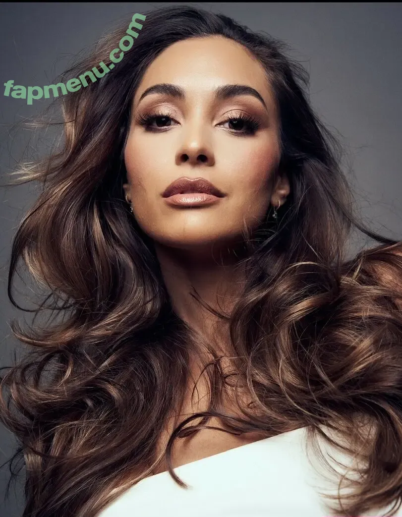 Lindsey Morgan nude photo #0235 (lindsaymorgan / linzzmorgan)