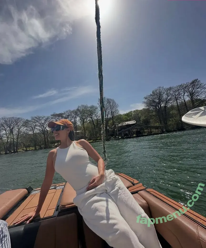 Lindsey Morgan nude photo #0239 (lindsaymorgan / linzzmorgan)