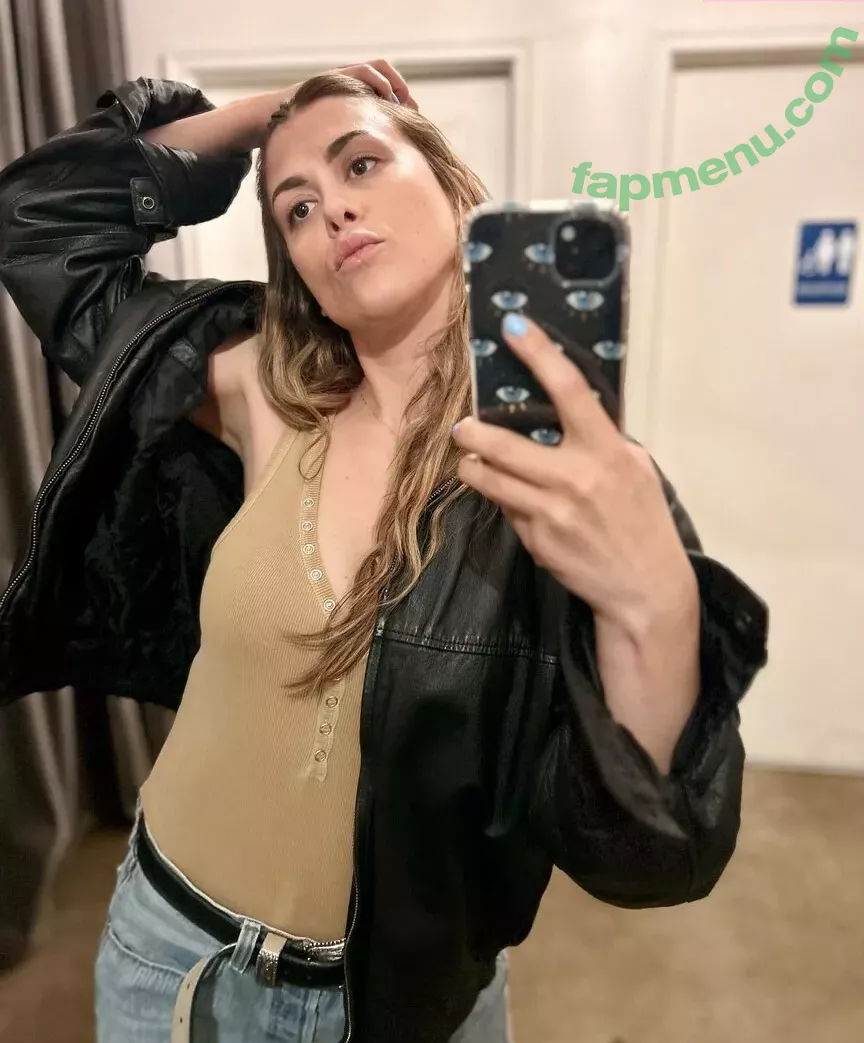 Lindsey Shaw nude photo #0039 (ladymshawsters)
