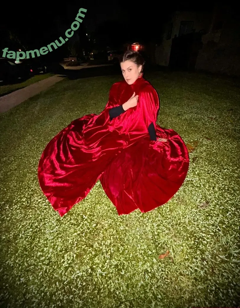 Lindsey Shaw nude photo #0222 (ladymshawsters)