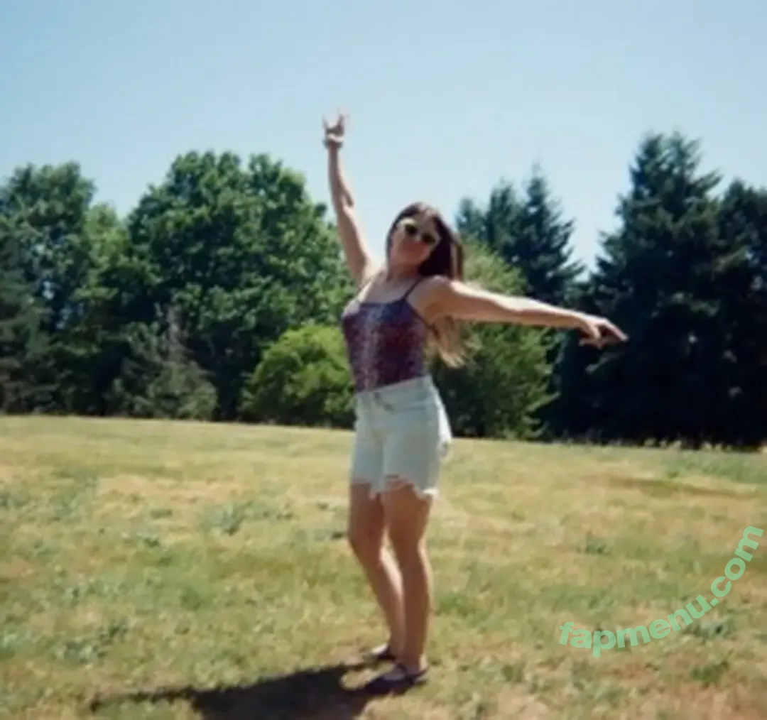 Lindsey Shaw nude photo #0231 (ladymshawsters)