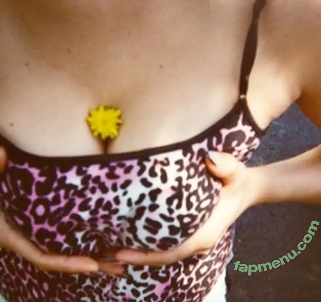 Lindsey Shaw nude photo #0232 (ladymshawsters)