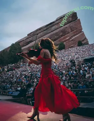 Lindsey Stirling / lindseystirling nude photo #0370