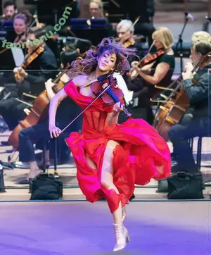 Lindsey Stirling / lindseystirling nude photo #0375