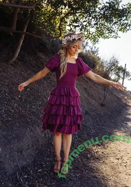 Lindsey Stirling nude photo #0071 (lindseystirling)