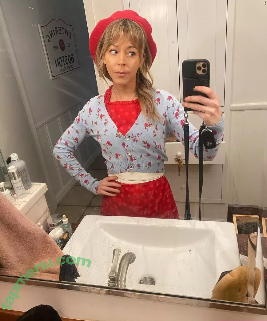 Lindsey Stirling nude photo #0133 (abbysiscoprinus / lindseystirling)