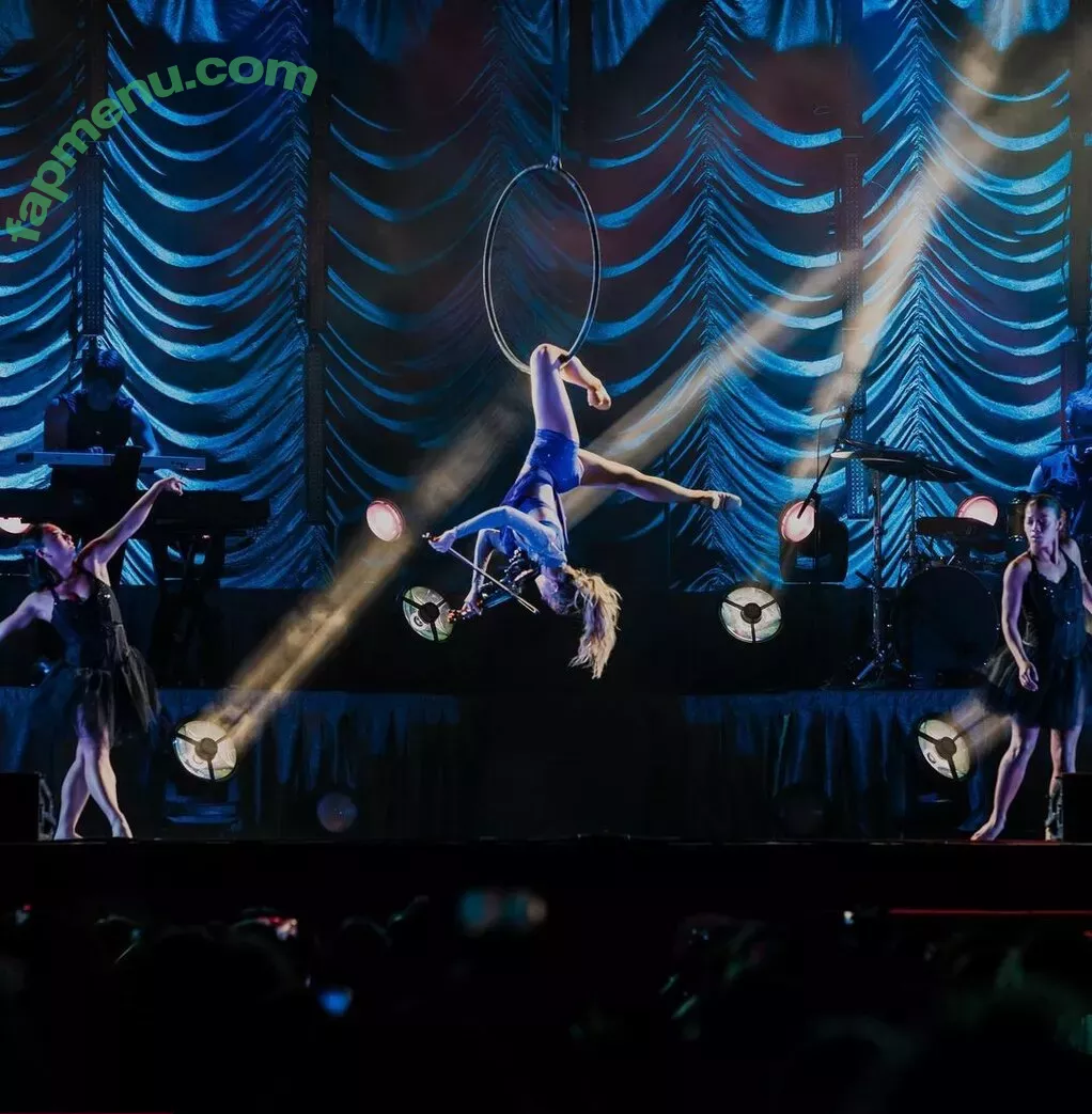 Lindsey Stirling nude photo #0171 (lindseystirling)
