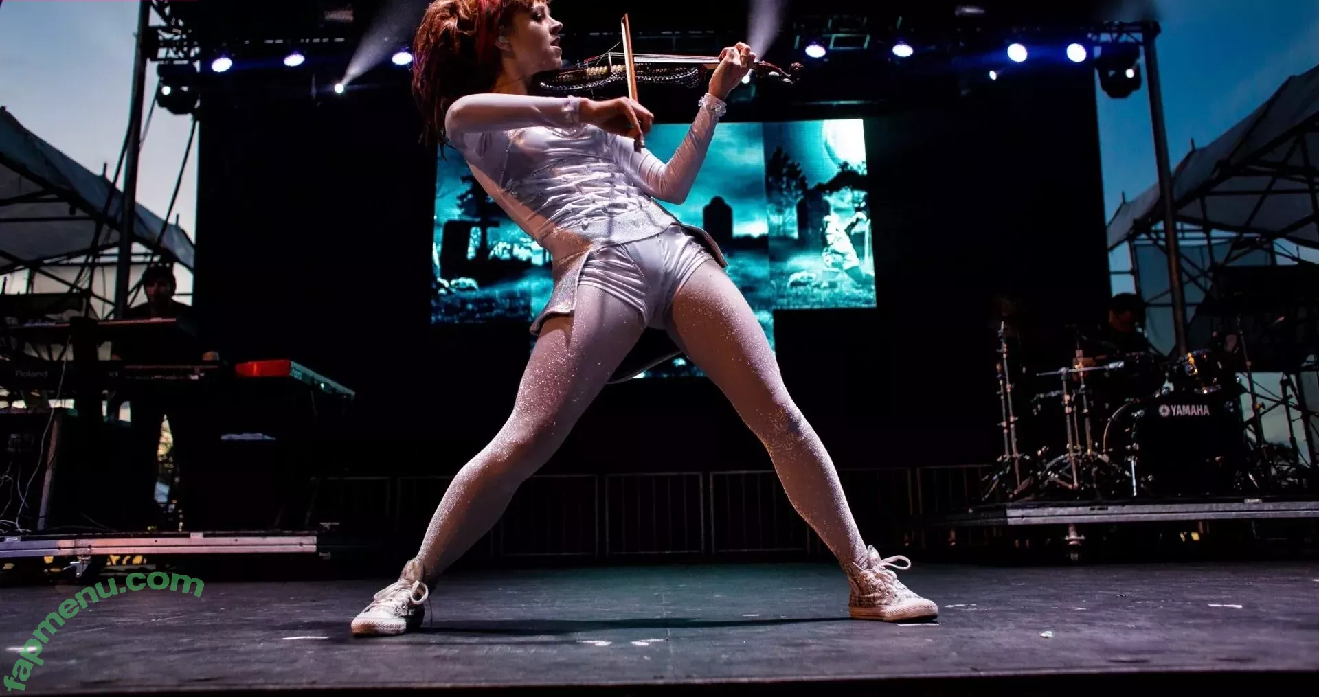 Lindsey Stirling nude photo #0274 (abbysiscoprinus / lindseystirling)