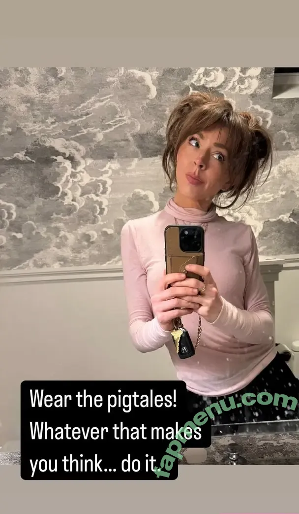 Lindsey Stirling nude photo #0324 (lindseystirling)