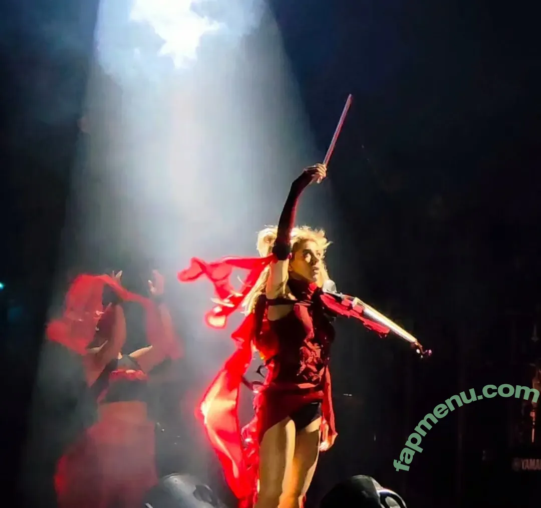 Lindsey Stirling nude photo #0399 (lindseystirling)