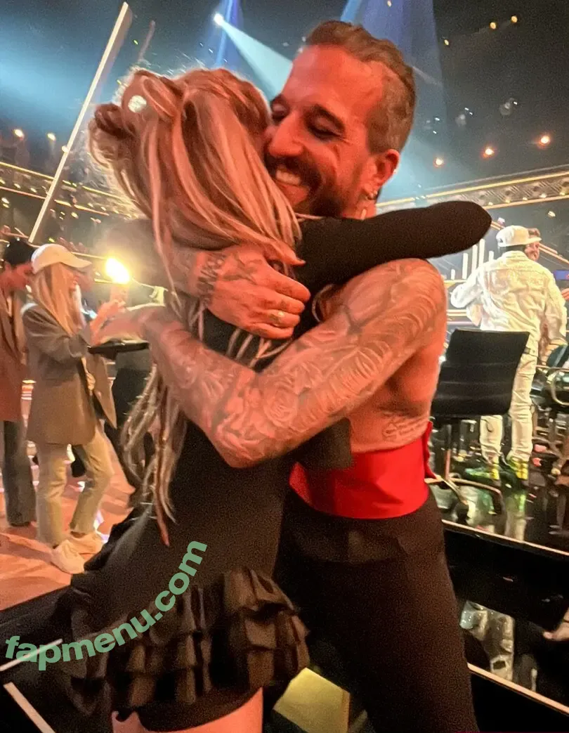 Lindsey Stirling nude photo #0416 (lindseystirling)