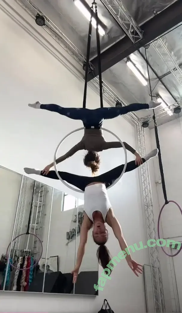 Lindsey Stirling nude photo #0420 (lindseystirling)