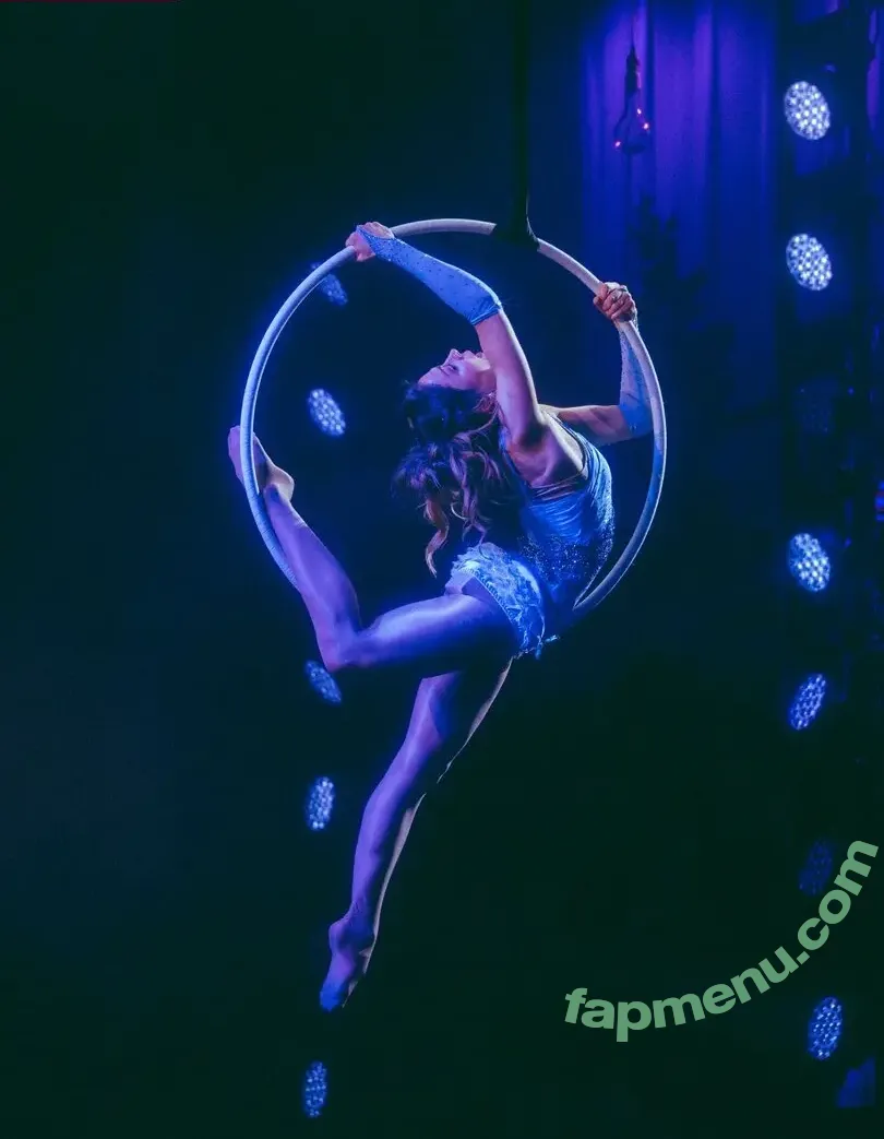 Lindsey Stirling nude photo #0427 (lindseystirling)