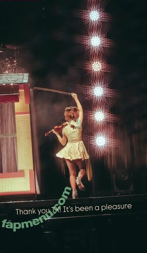 Lindsey Stirling nude photo #0437 (lindseystirling)