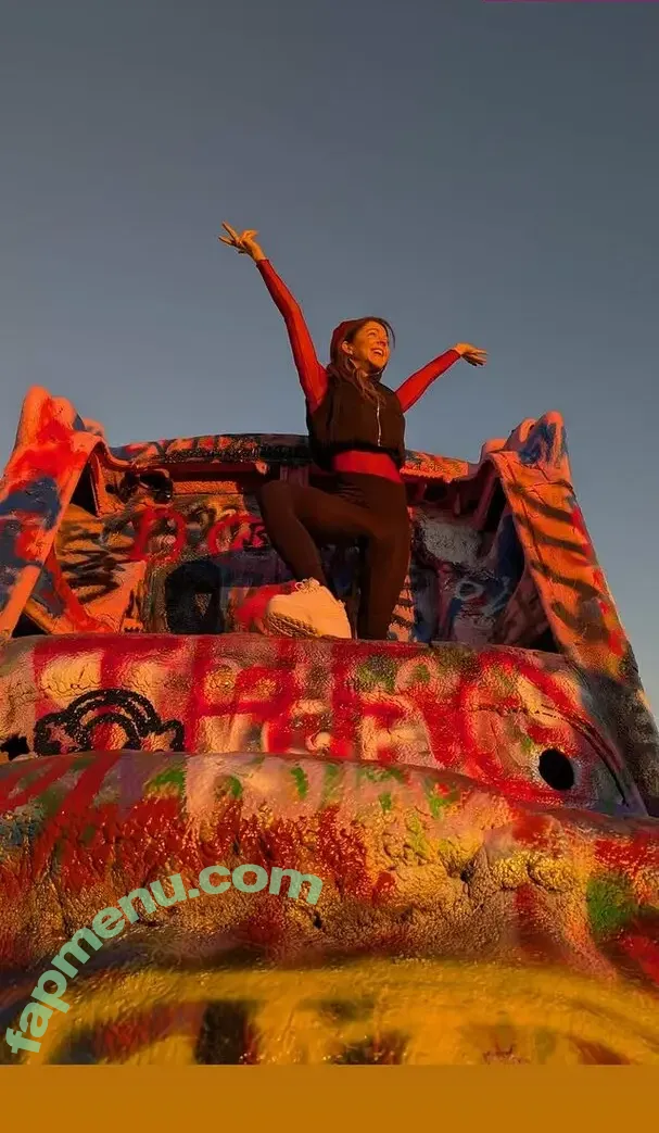 Lindsey Stirling nude photo #0438 (lindseystirling)