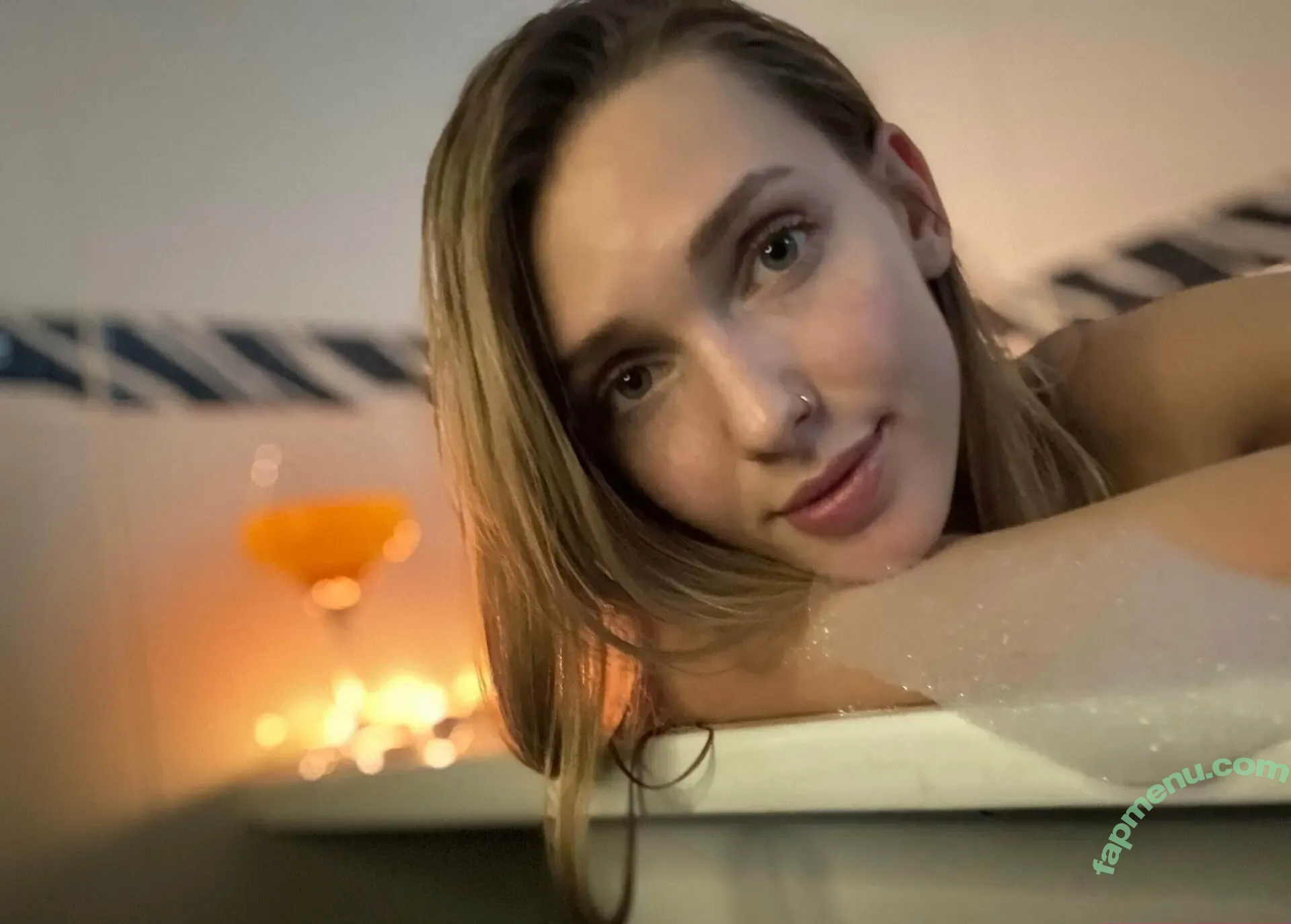 linesa nude photo #0004 (lineasouthend)