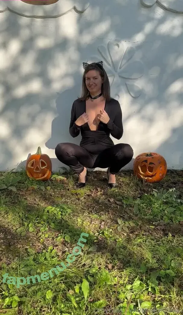 linettecrown nude photo #0105 (linette.crown)