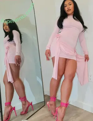Linhnnnie nude photo #0001