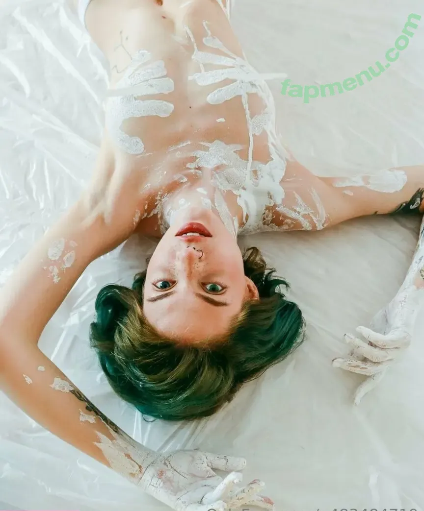 lioriee nude photo #0004 (liorie5)