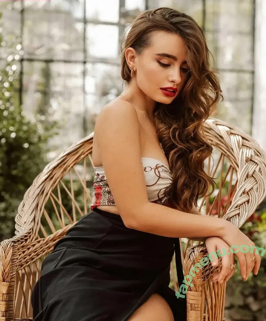 Lira__Karina nude photo #0040 (darkellegance)