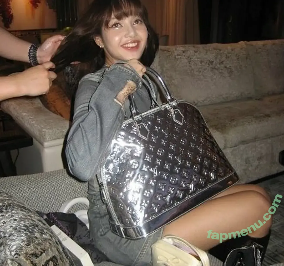Lisa Blackpink nude photo #0971 (Lisa Blackpink)