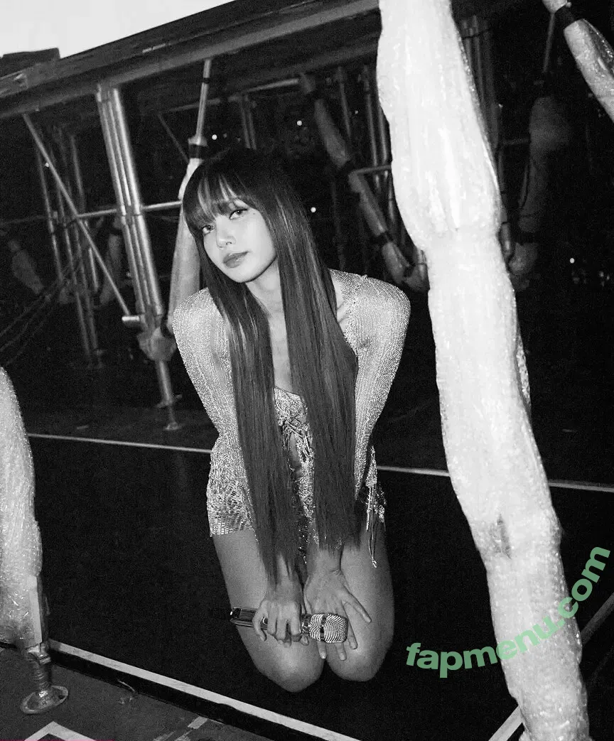 Lisa Blackpink nude photo #1094 (Lisa Blackpink)