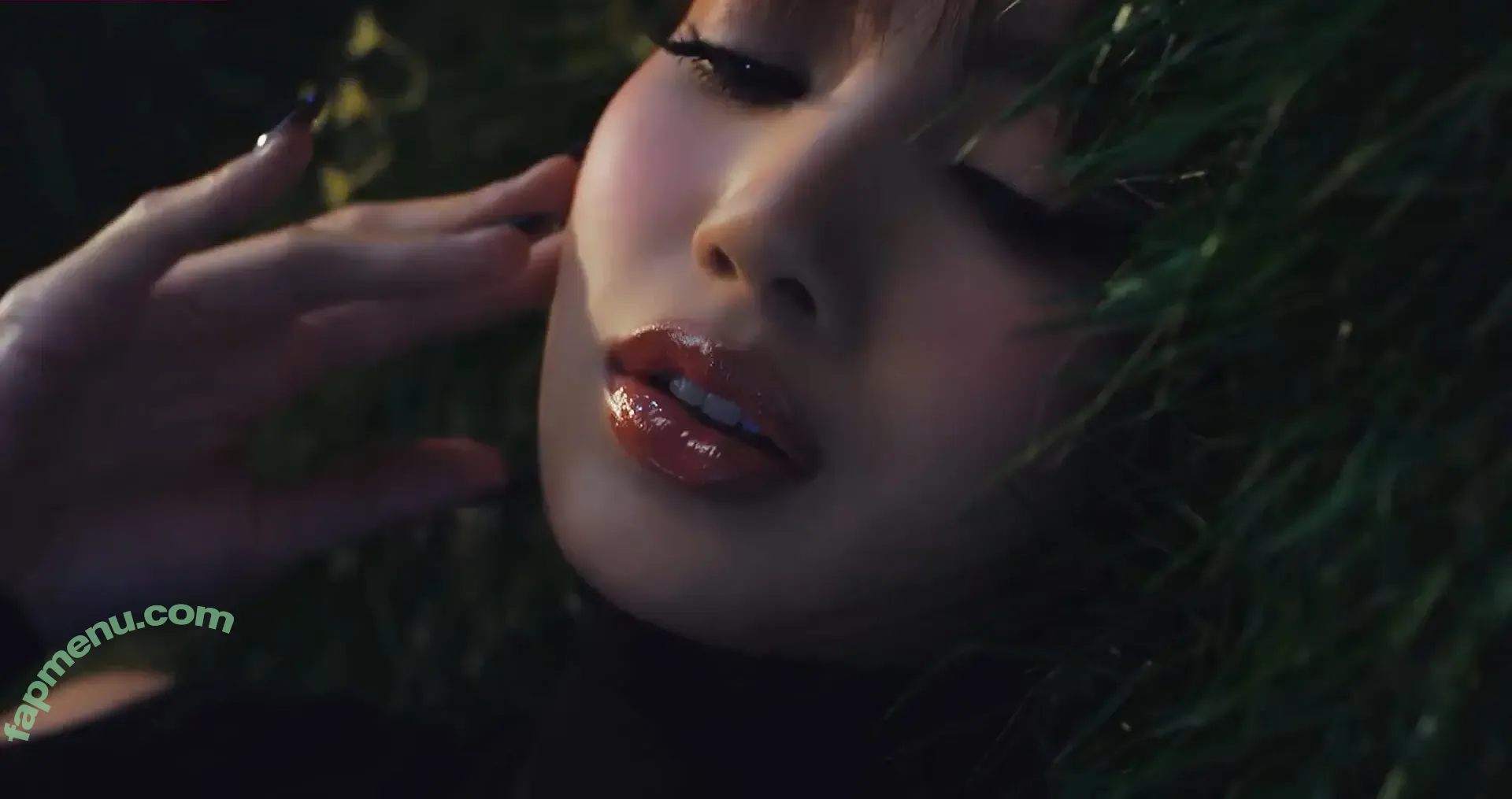Lisa Blackpink nude photo #1133 (Lisa Blackpink)