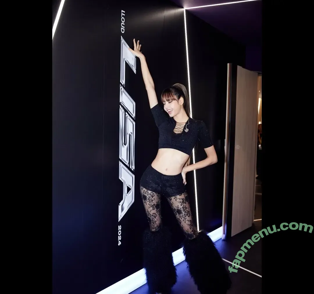 Lisa Blackpink nude photo #1229 (Lisa Blackpink)