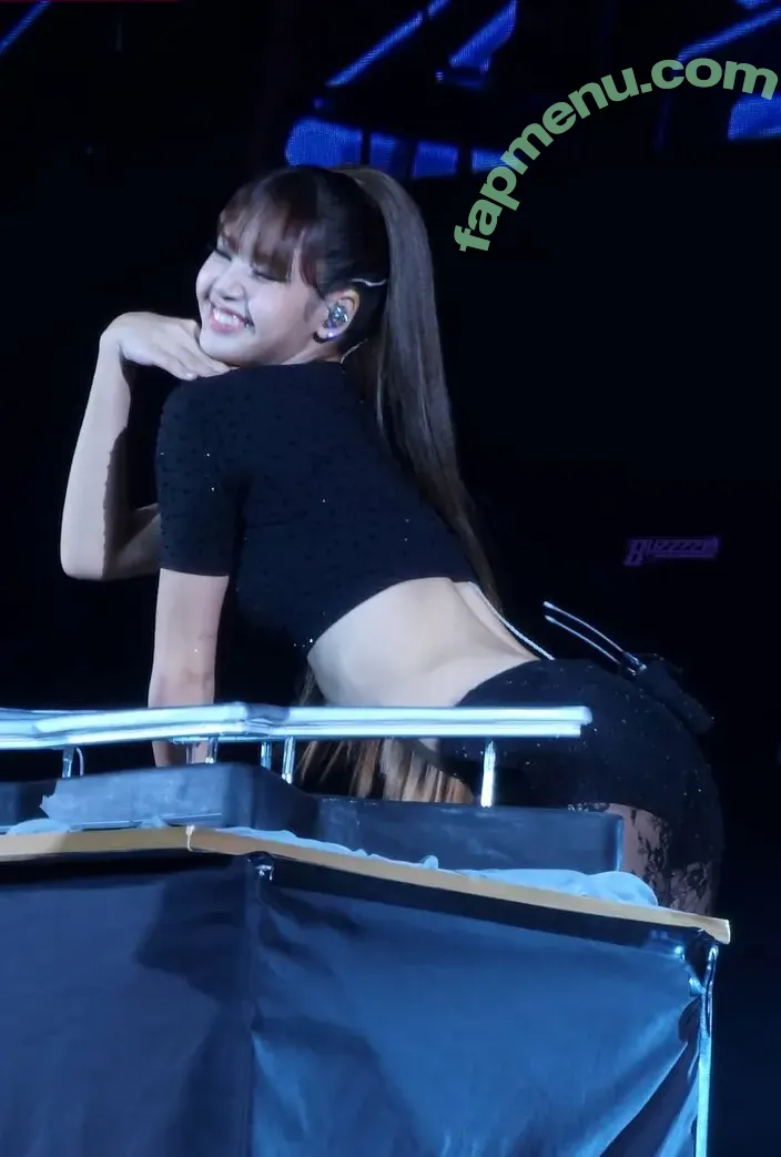 Lisa Blackpink nude photo #1254 (Lisa Blackpink)