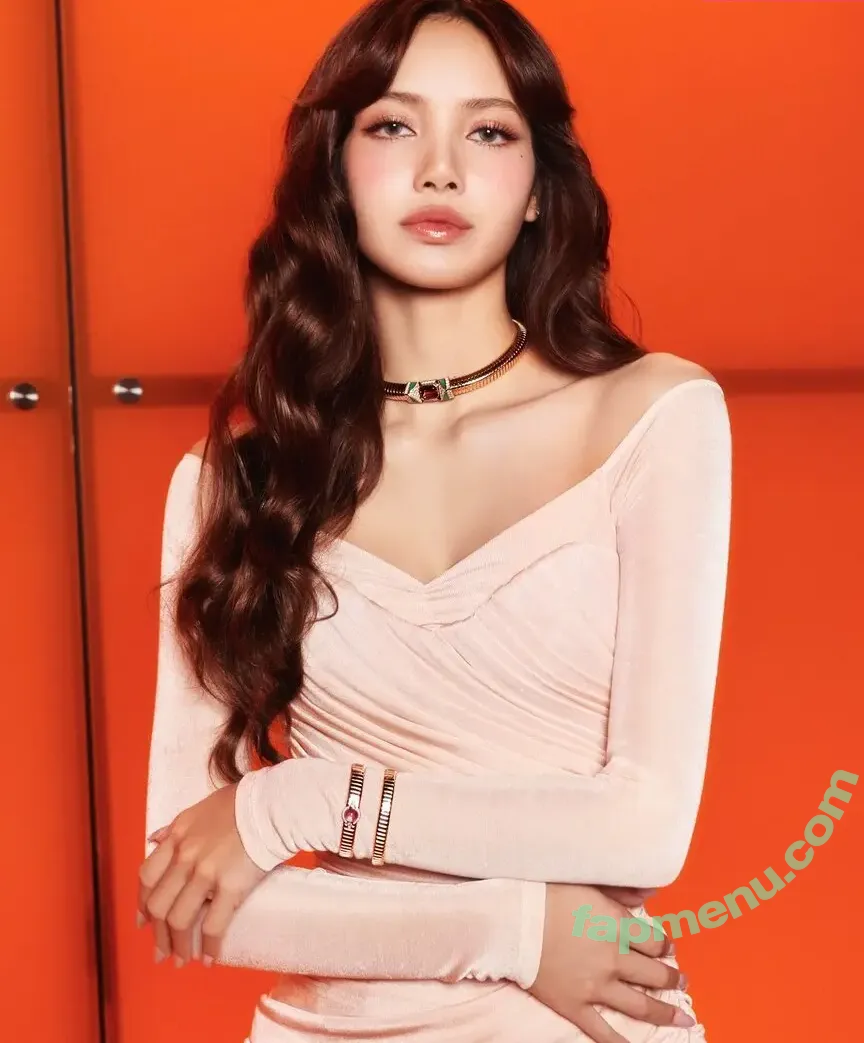 Lisa Blackpink nude photo #1390 (Lisa Blackpink)