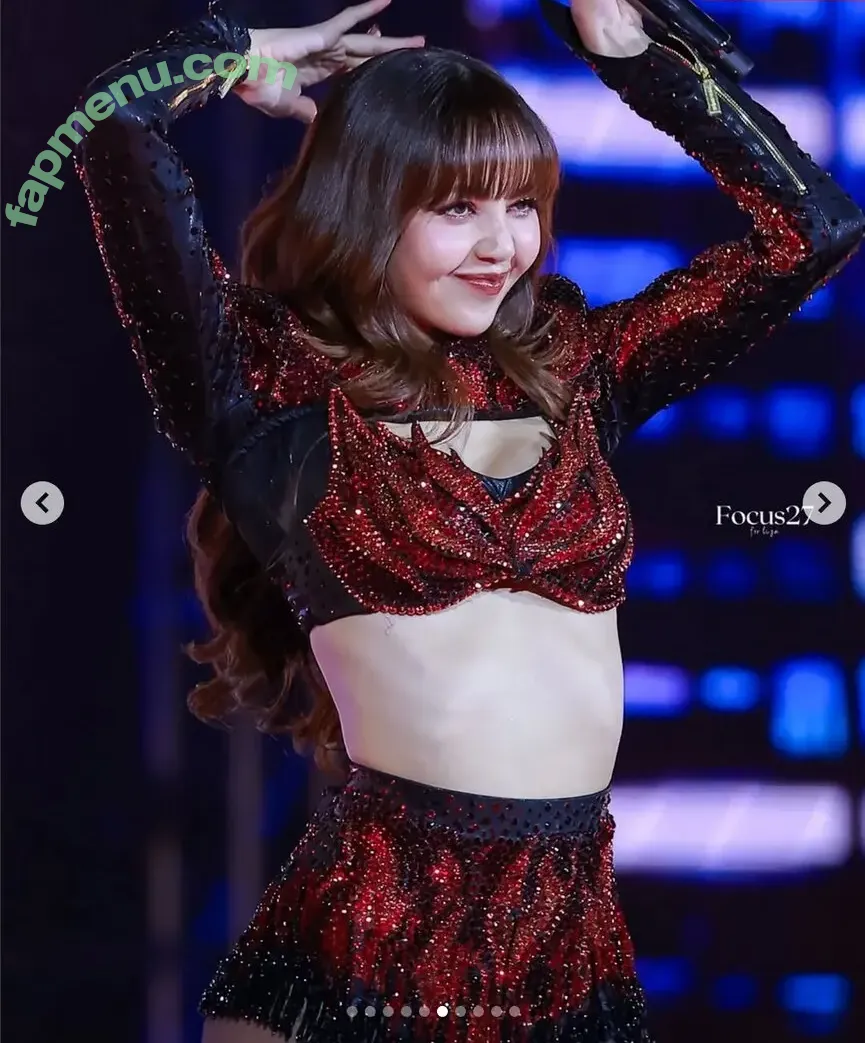 Lisa Blackpink nude photo #1459 (Lisa Blackpink)