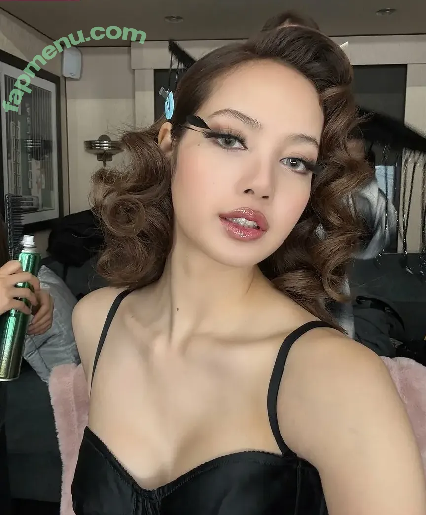 Lisa Blackpink nude photo #1574 (Lisa Blackpink)
