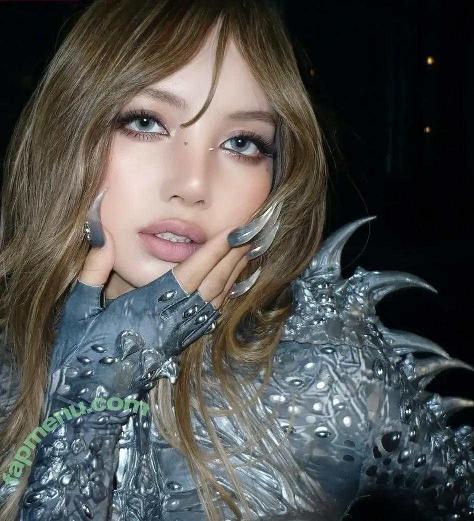 Lisa Blackpink nude photo #1768 (Lisa Blackpink)