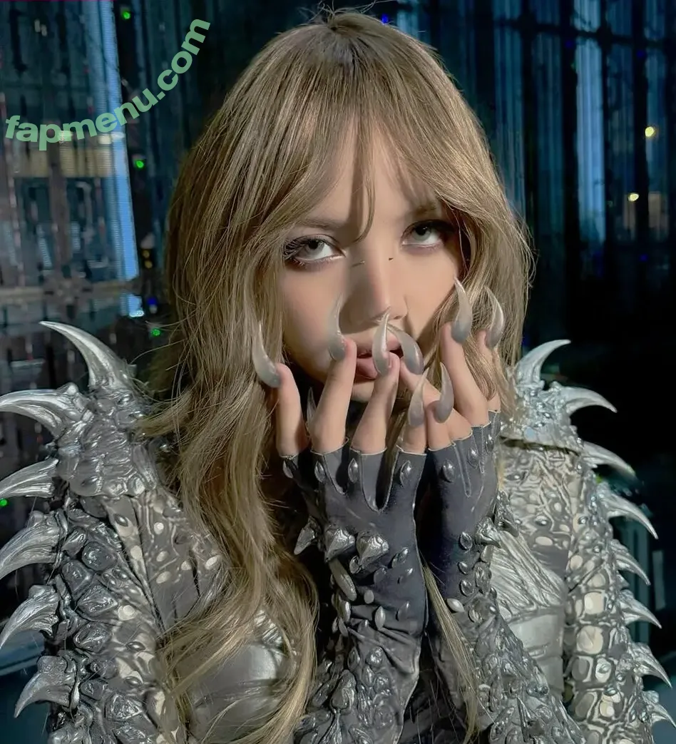 Lisa Blackpink nude photo #1769 (Lisa Blackpink)