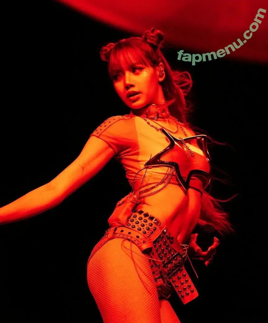 Lisa Blackpink nude photo #1829 (Lisa Blackpink)