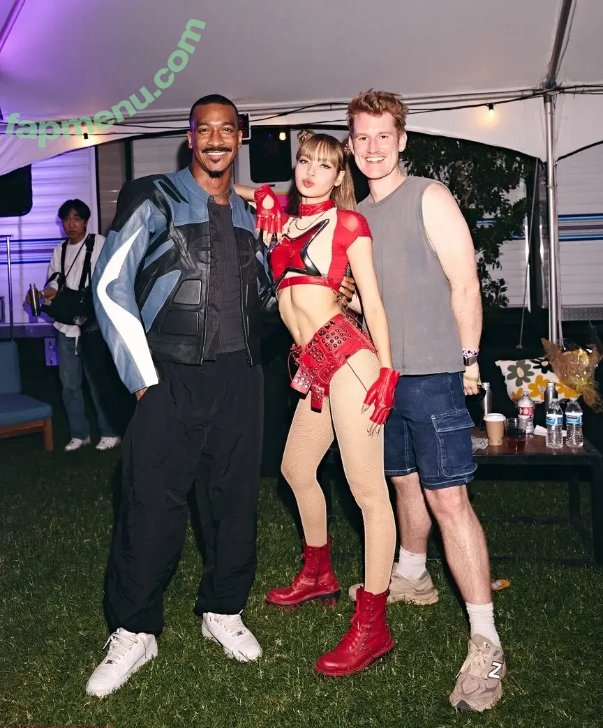 Lisa Blackpink nude photo #1833 (Lisa Blackpink)