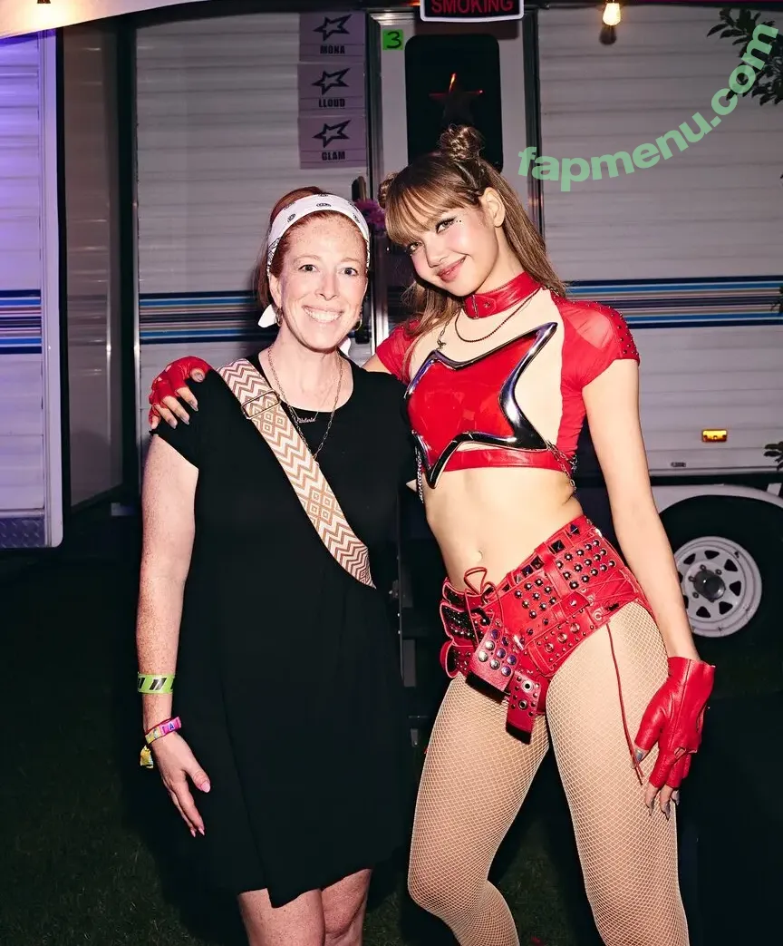Lisa Blackpink nude photo #1837 (Lisa Blackpink)