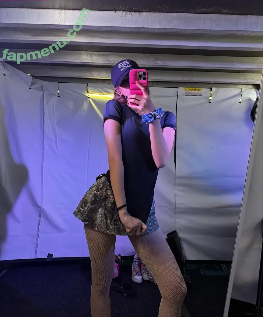 Lisa Blackpink nude photo #1869 (Lisa Blackpink)