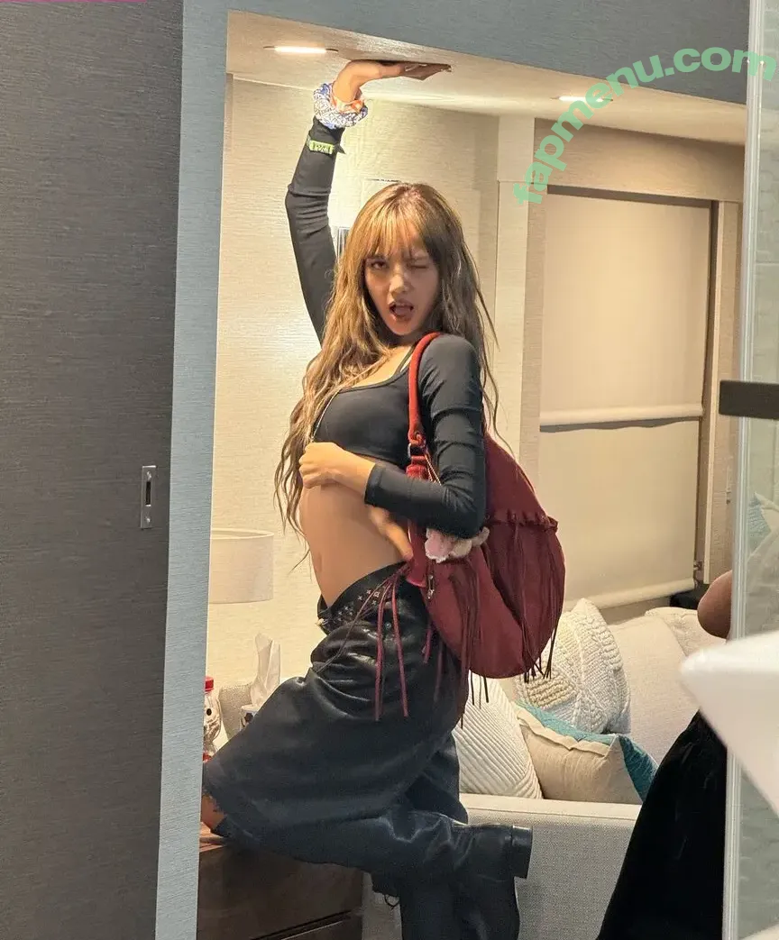Lisa Blackpink nude photo #1873 (Lisa Blackpink)