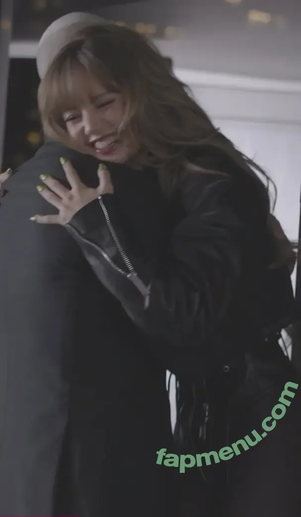 Lisa Blackpink nude photo #2044 (Lisa Blackpink)