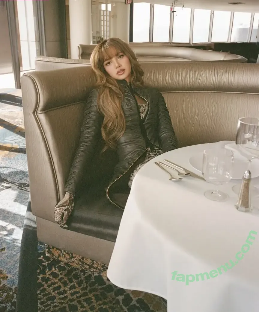 Lisa Blackpink nude photo #2053 (Lisa Blackpink)