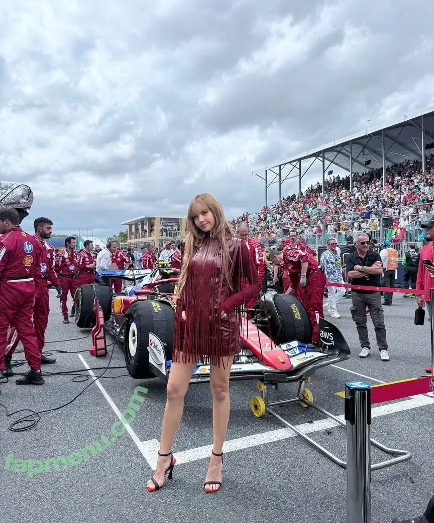 Lisa Blackpink nude photo #2072 (Lisa Blackpink)