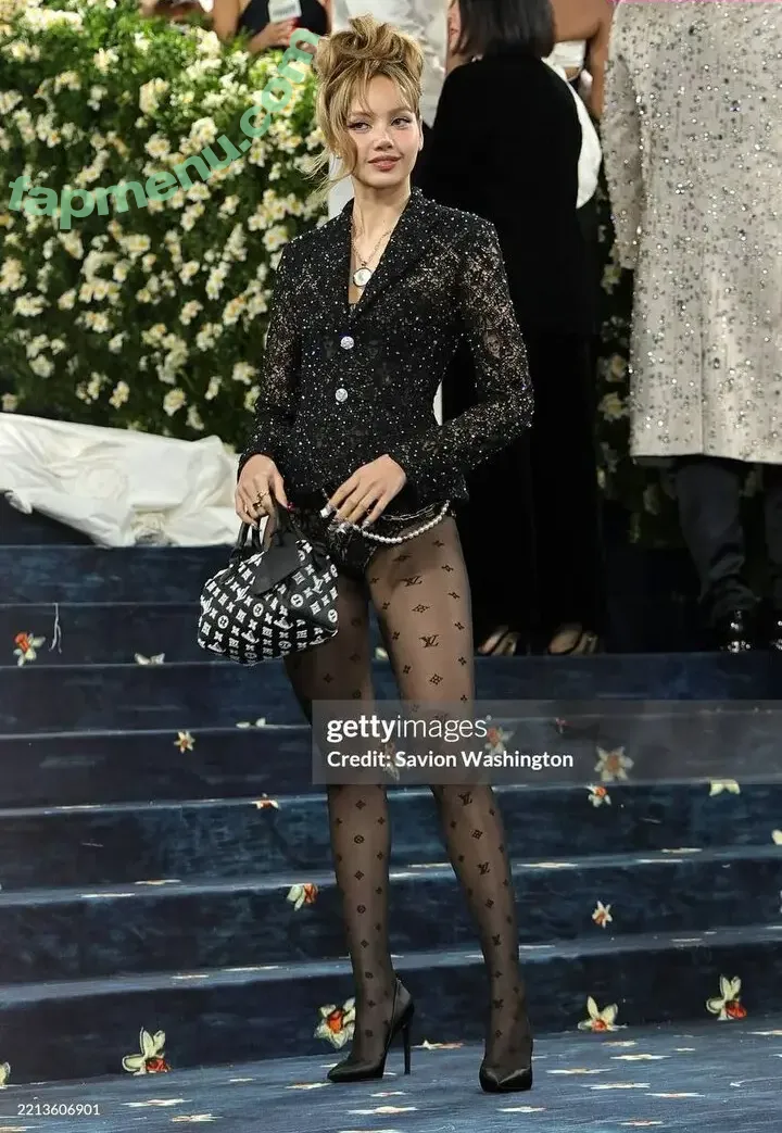 Lisa Blackpink nude photo #2112 (Lisa Blackpink)