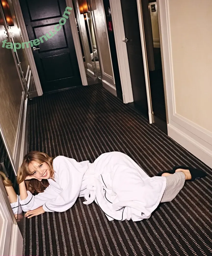 Lisa Blackpink nude photo #2145 (Lisa Blackpink)