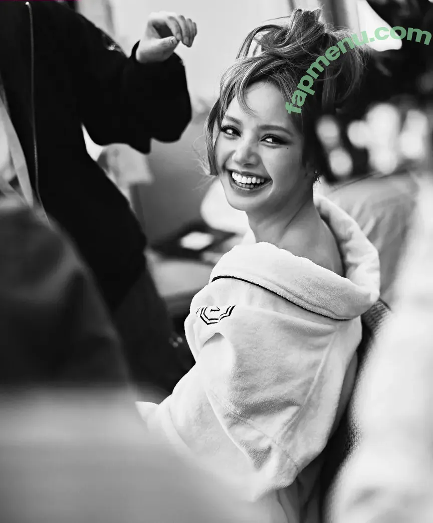 Lisa Blackpink nude photo #2150 (Lisa Blackpink)