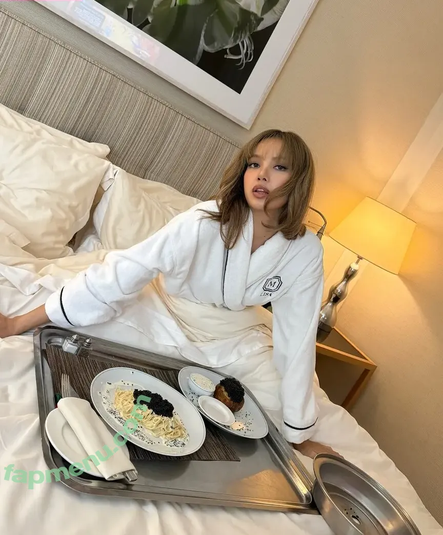 Lisa Blackpink nude photo #2154 (Lisa Blackpink)